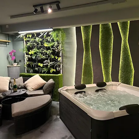 Leo Free Parking - President Palace 布拉迪斯拉发