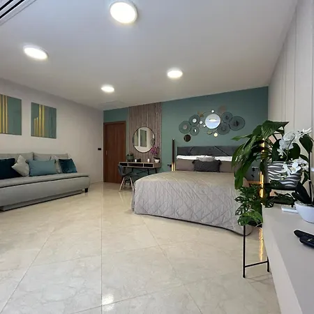 Leo Free Parking - President Palace * براتسيلافا