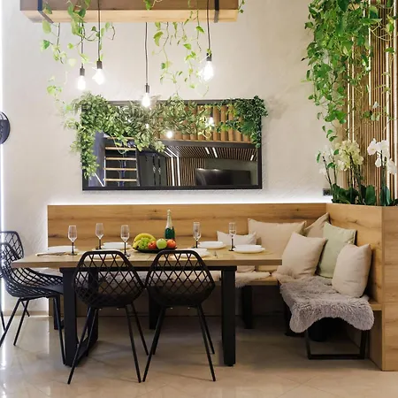 Leo Free Parking - President Palace * براتسيلافا