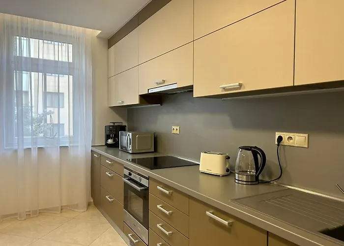 Leo Free Parking - President Palace *