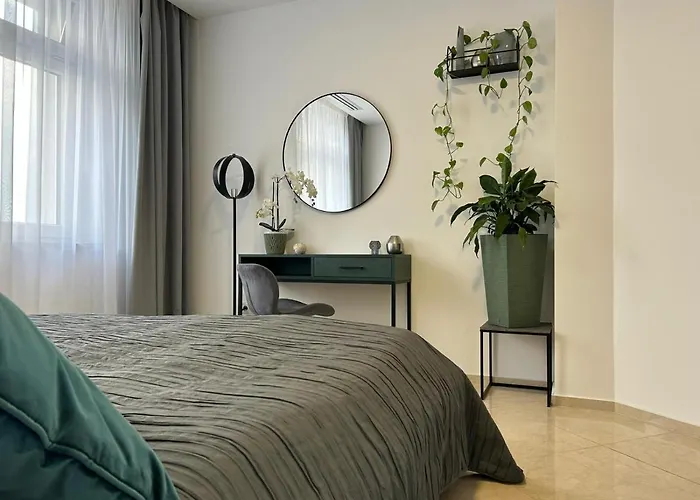 Leo Free Parking - President Palace Pressburg