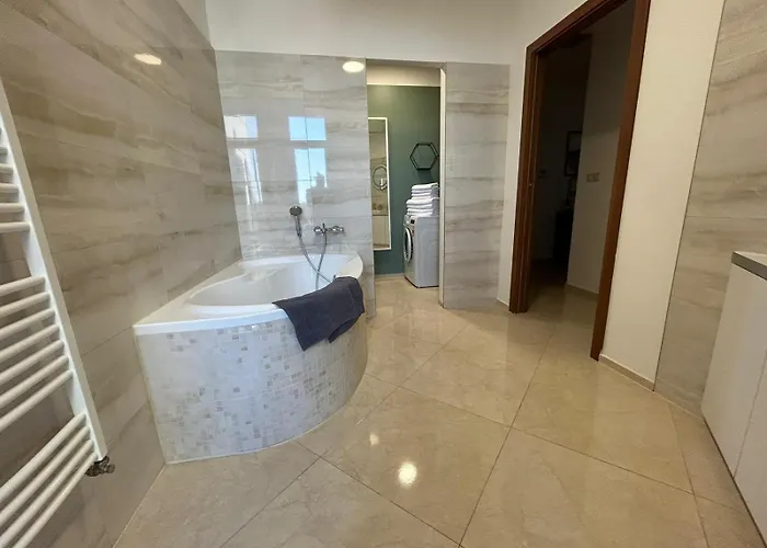 Leo Free Parking - President Palace Apartment Pressburg