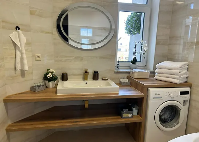 Leo Free Parking - President Palace * Pressburg