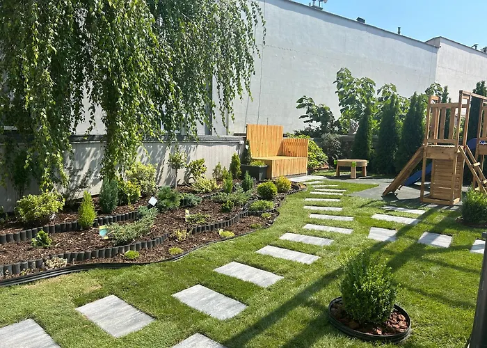 Leo Free Parking - President Palace